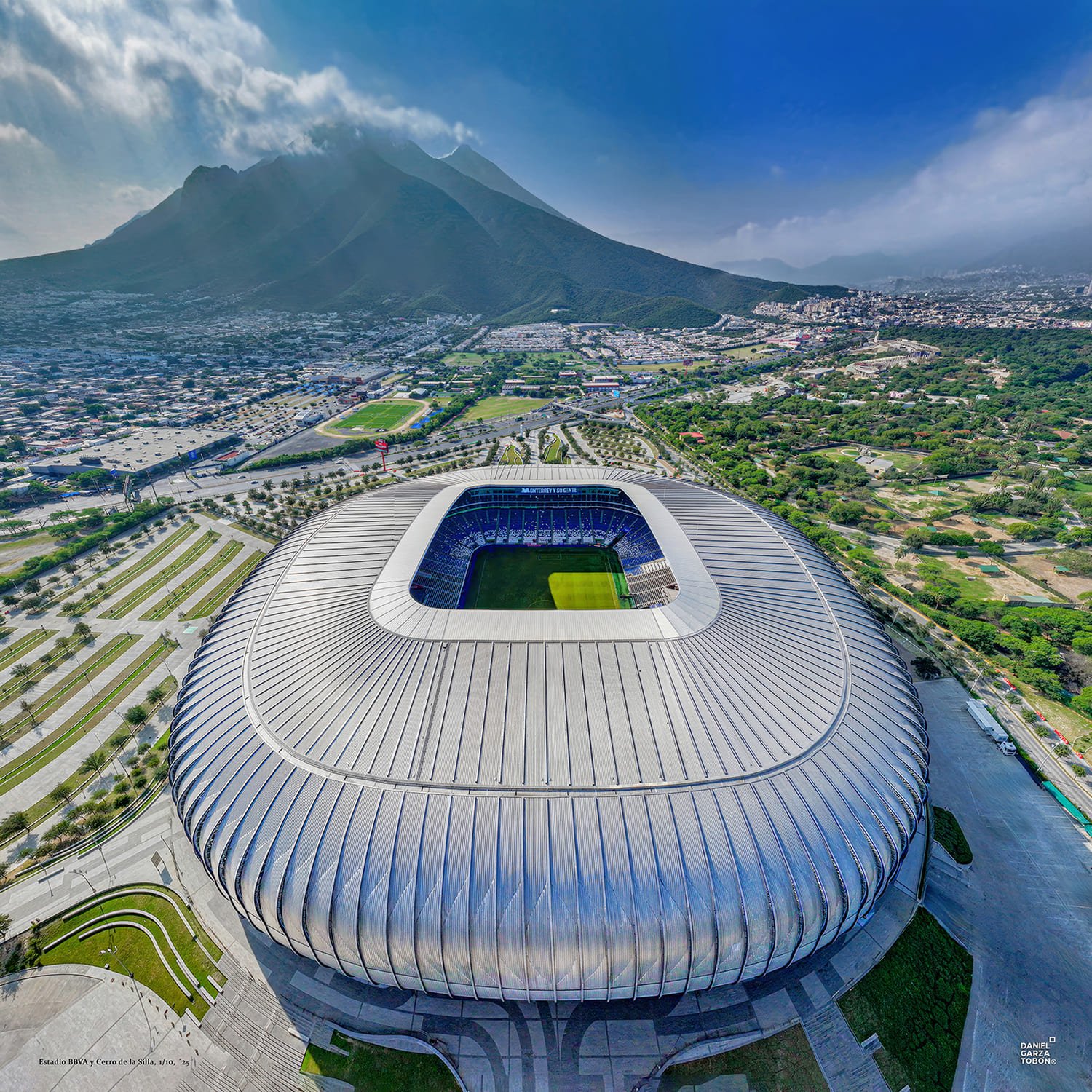 estadio bbva y cerro de la silla